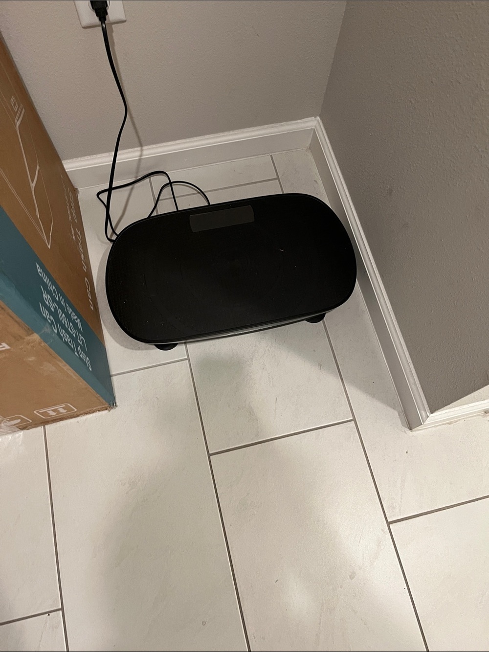 Black VR Accessory Charging Stand - Fits Headsets & Controllers